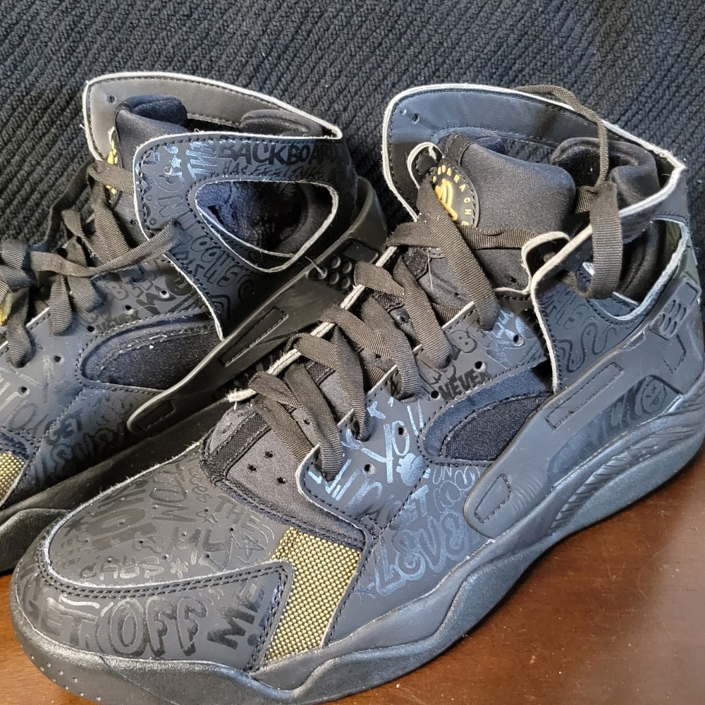 Nike Air Huarache quick strike trash talk size 10.5